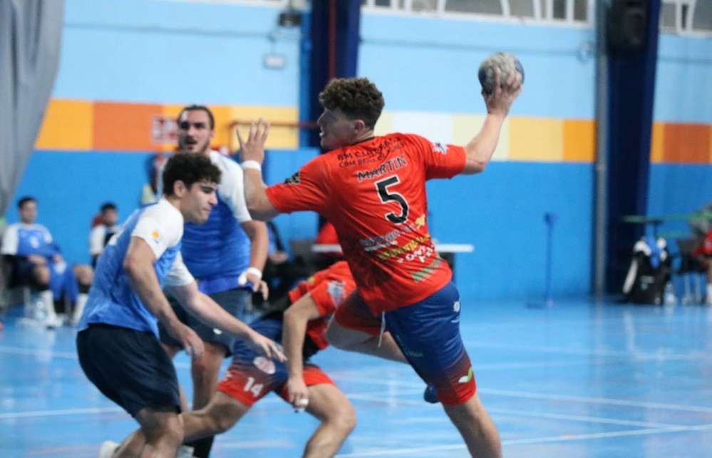 ‘Quiero y no puedo’ del CBM Cantera Sur Bahía de Almería, que cae frente a BM Montequinto Ciudad de Dos Hermanas (27-23)