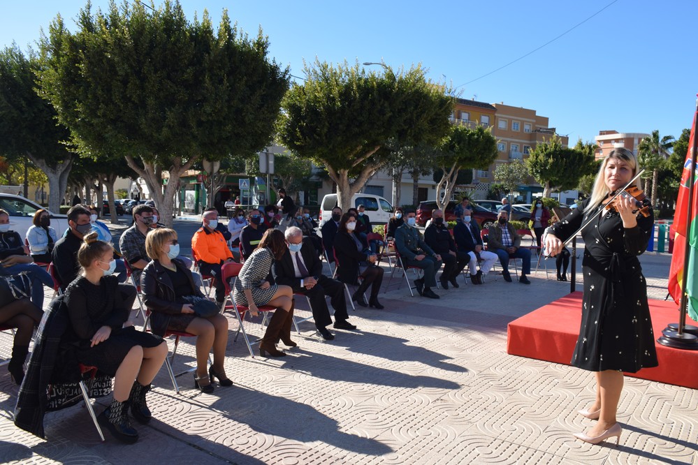 Bonilla resalta el trabajo los colectivos y particulares que contribuyen a la nueva normalidad en el Día de la Constitución