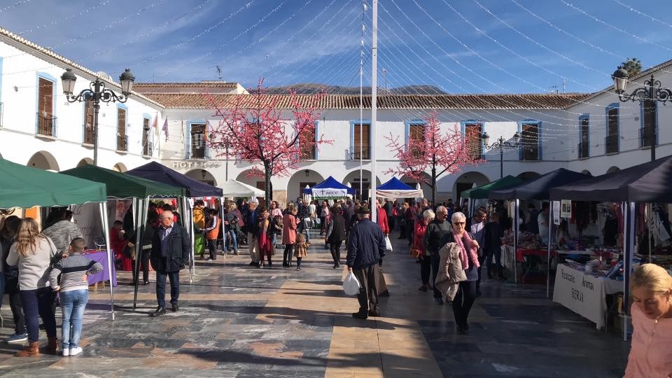 Vuelve Mercadillo Navideño a la Plaza Porticada de Berja