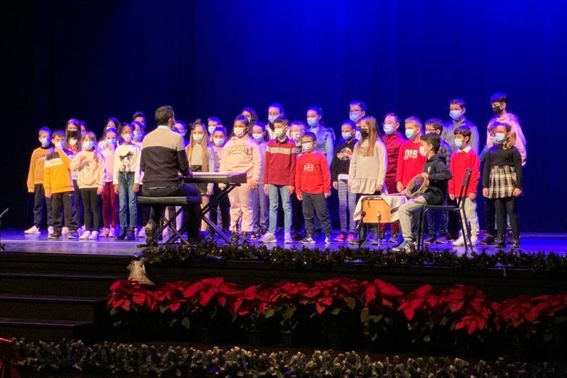 El XXVI Certamen Escolar de Villancicos de Adra reúne a más de 200 niños y niñas