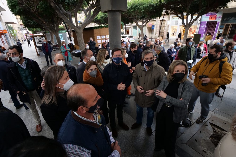 Diputación respalda las reivindicaciones del pueblo de Balerma de proteger su frente litoral