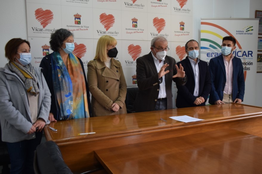 El Ayuntamiento de Vícar firma convenios con cuatro ONGs para mejorar sus servicios sociales