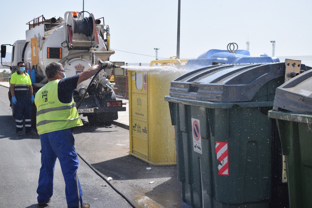 El Ayuntamiento de Vícar asegura que ha realizado un gran esfuerzo inversor para mejorar la limpieza urbana
