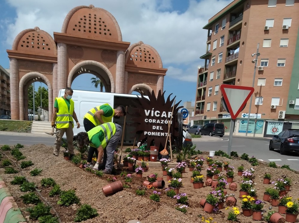 El Área de Obras Públicas y Servicios del Ayuntamiento de Vícar contabilizó cerca de 10.800 actuaciones a lo largo de 2021