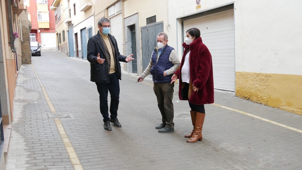 Manuel Cortés visita las calles beneficiadas con las obras de mejora del Plan Coopera2