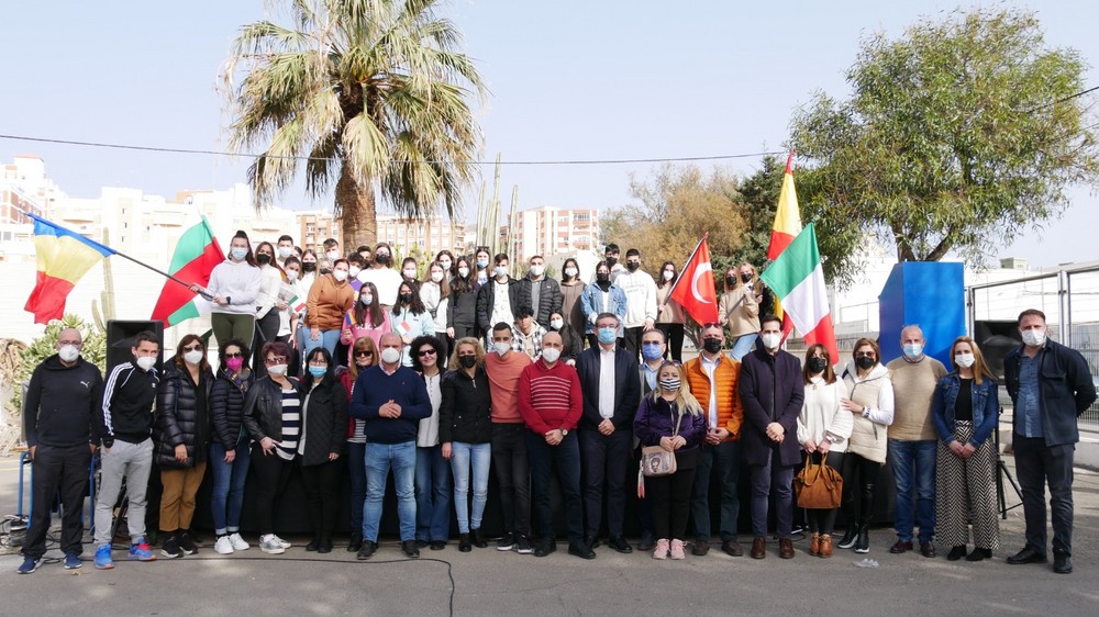 Adra recibe a una treintena de estudiantes y profesores europeos