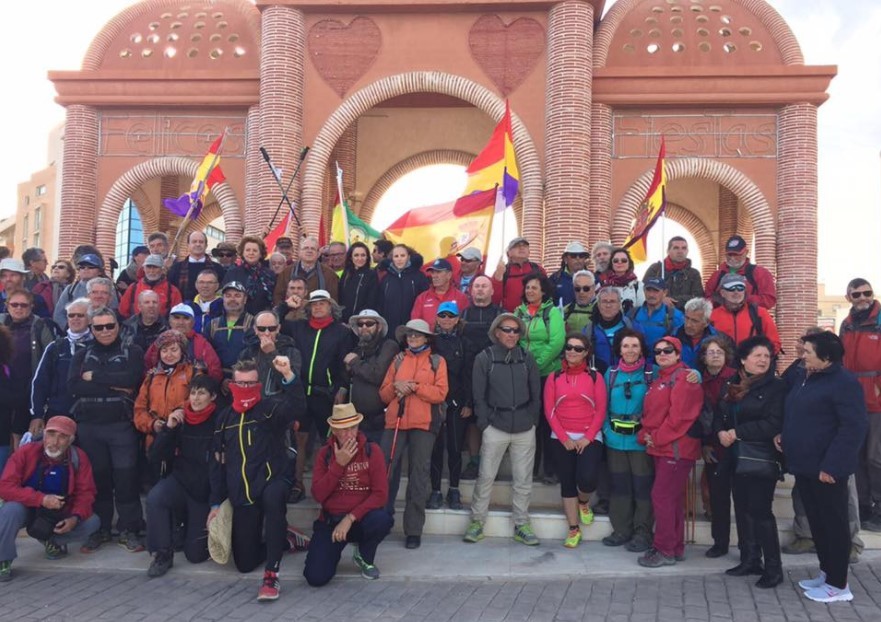 Vícar acoge a los participantes de la marcha de La Desbandá