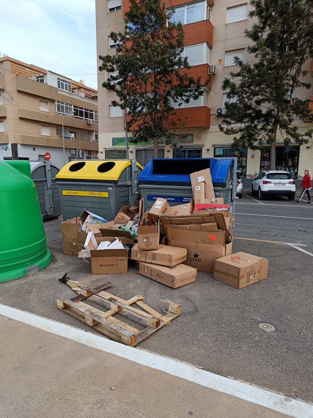 El PSOE de Roquetas denuncia que Urbaser tiene la misma plantilla que hace 20 años y que 'no cumple' sus compromisos