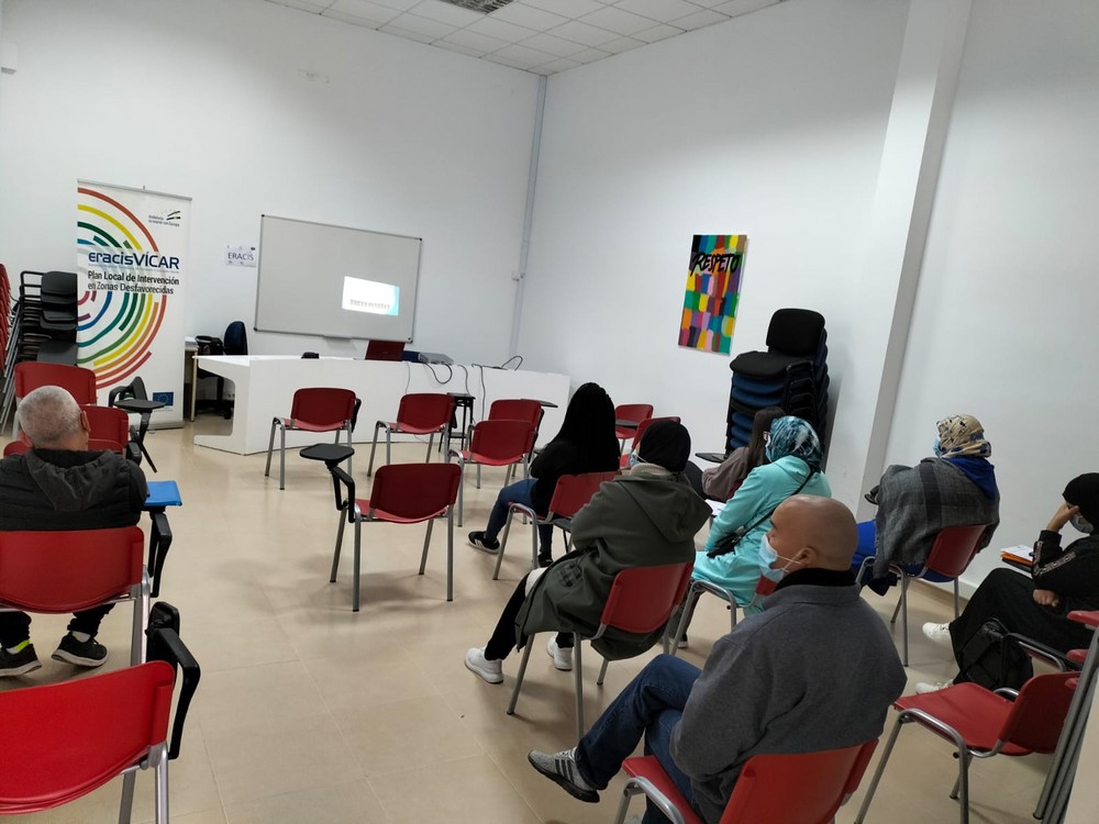 Vícar forma en competencias lingüísticas para mejorar la inserción laboral