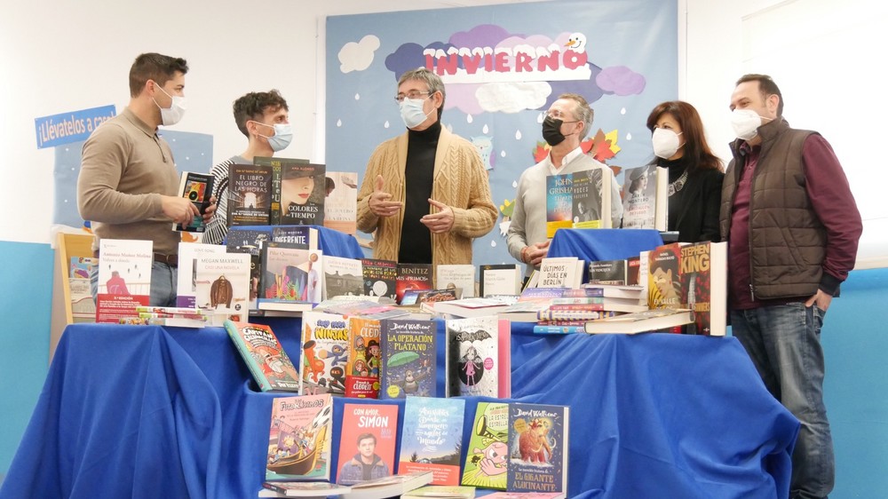 La Biblioteca Municipal de Adra aumenta en más de 370 títulos su servicio de préstamo de libros