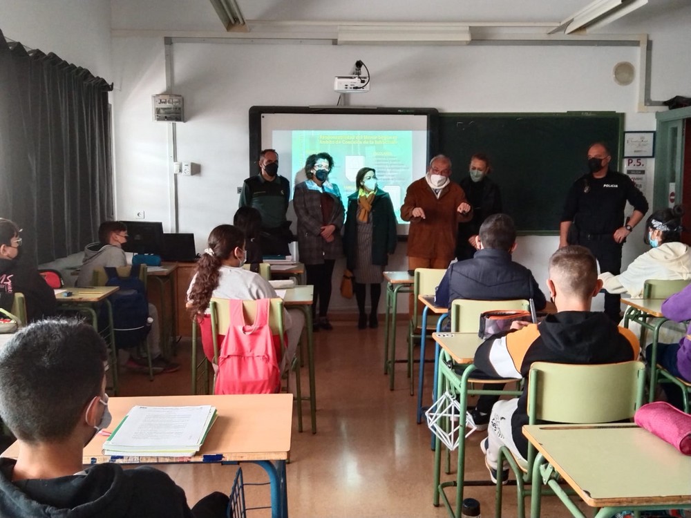 'Educar en y para la Democracia’ acerca el funcionamiento del Sistema Judicial al alumnado del  IES Villa de Vícar