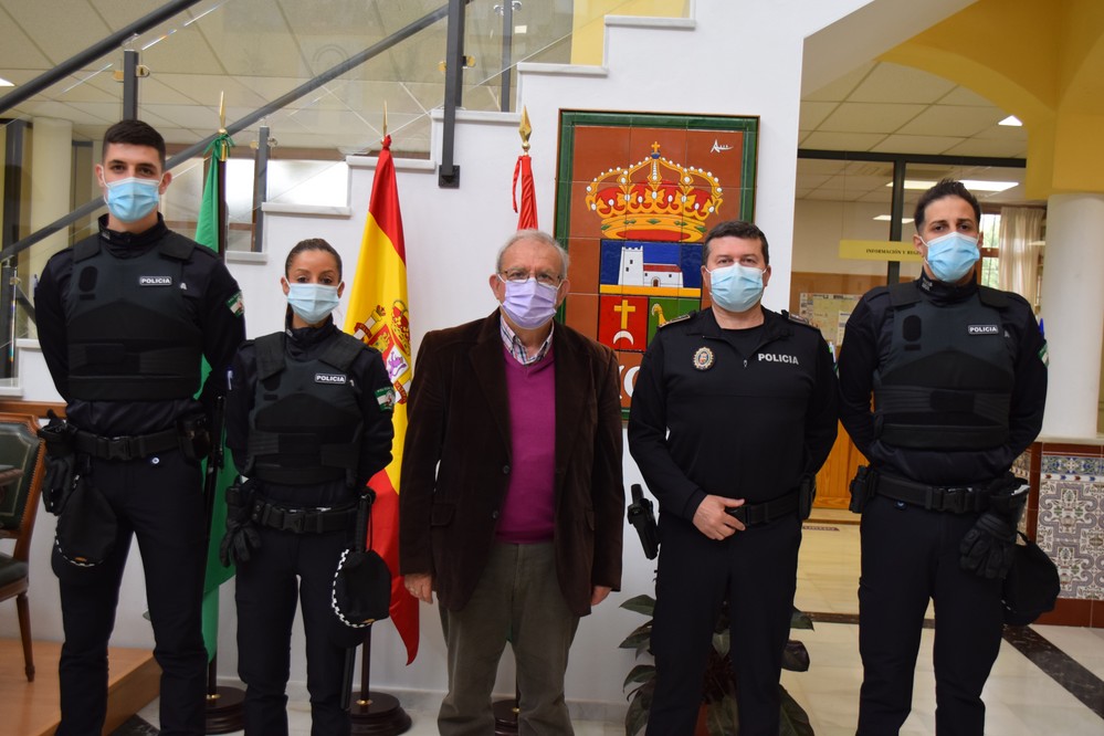 Tres nuevos agentes de la Policía Local de Vícar inician su periodo de prácticas antes de su toma de posesión en julio