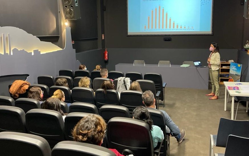 Ayuntamiento de Adra celebra el coloquio ‘Violencia en casa, cómo evitarla’ de la Escuela de Familia