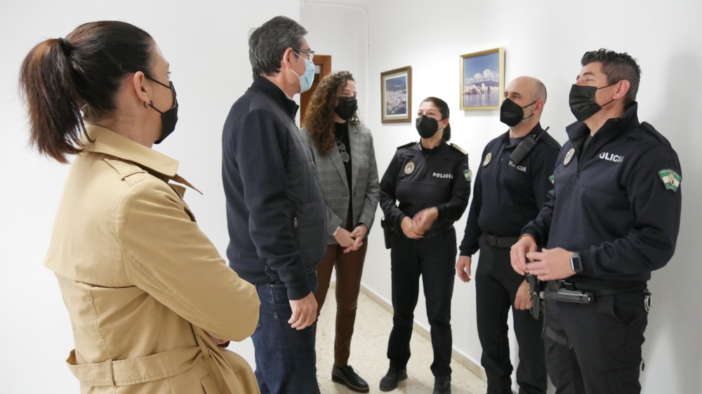 Policía Local de Adra ofrece atención “individualizada” a mujeres víctimas de violencia de género con una nueva sala