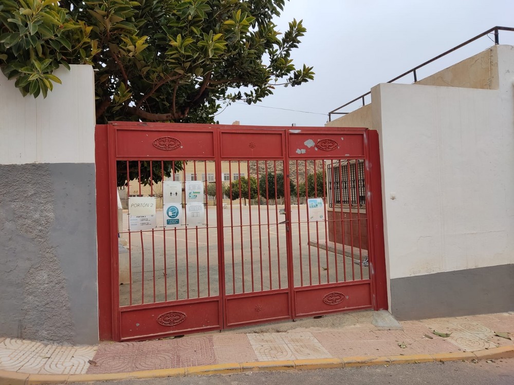 El Ayuntamiento de Dalías soluciona con carácter urgente los problemas en el CEIP Luis Vives