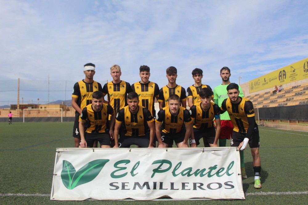 El Berja cede ante el líder, el Estepona, 2-4