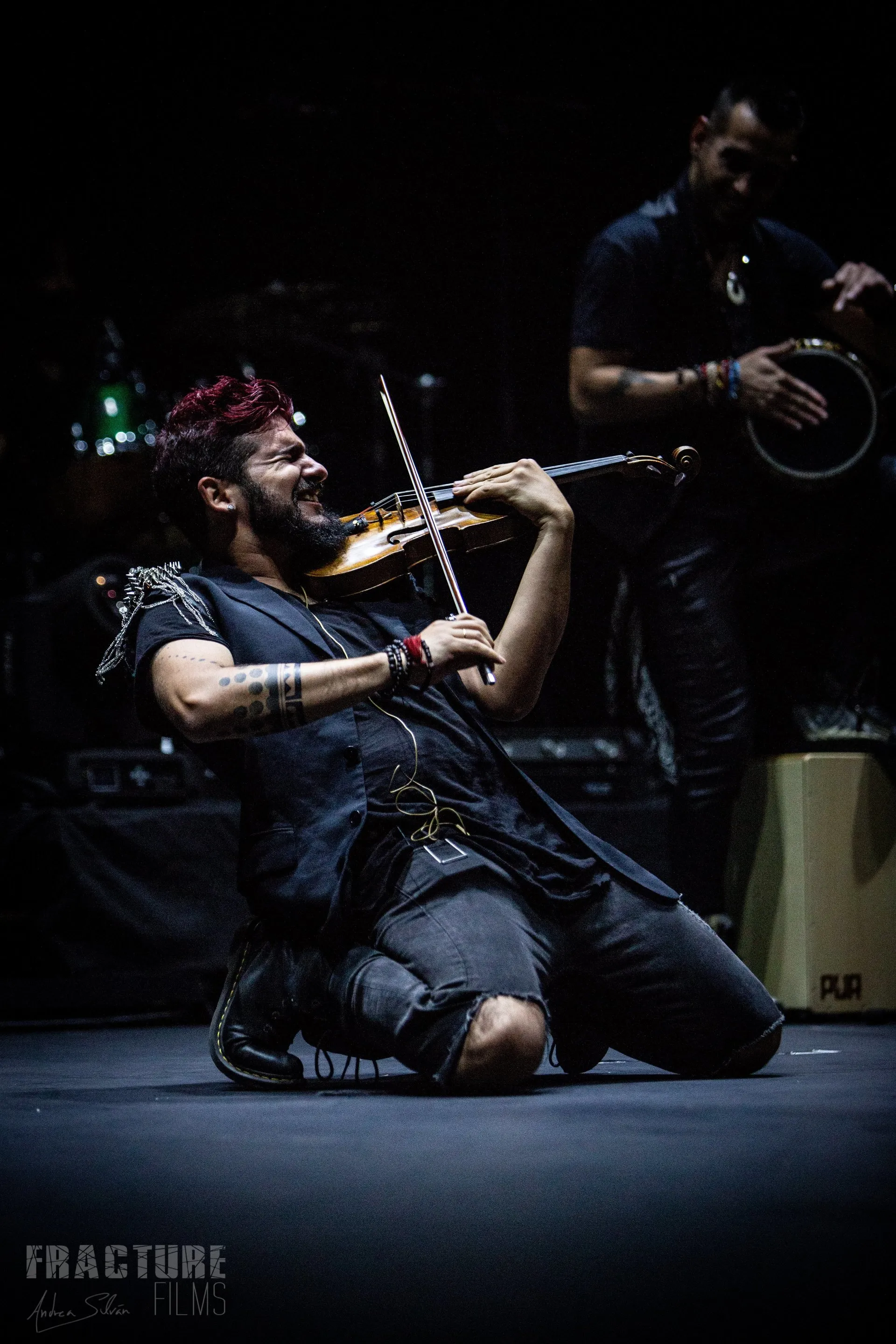 La Consejería de Cultura y Patrimonio lleva ante escolares de Adra a STRAD, el violinista rebelde, con el concierto ‘Érase una vez’