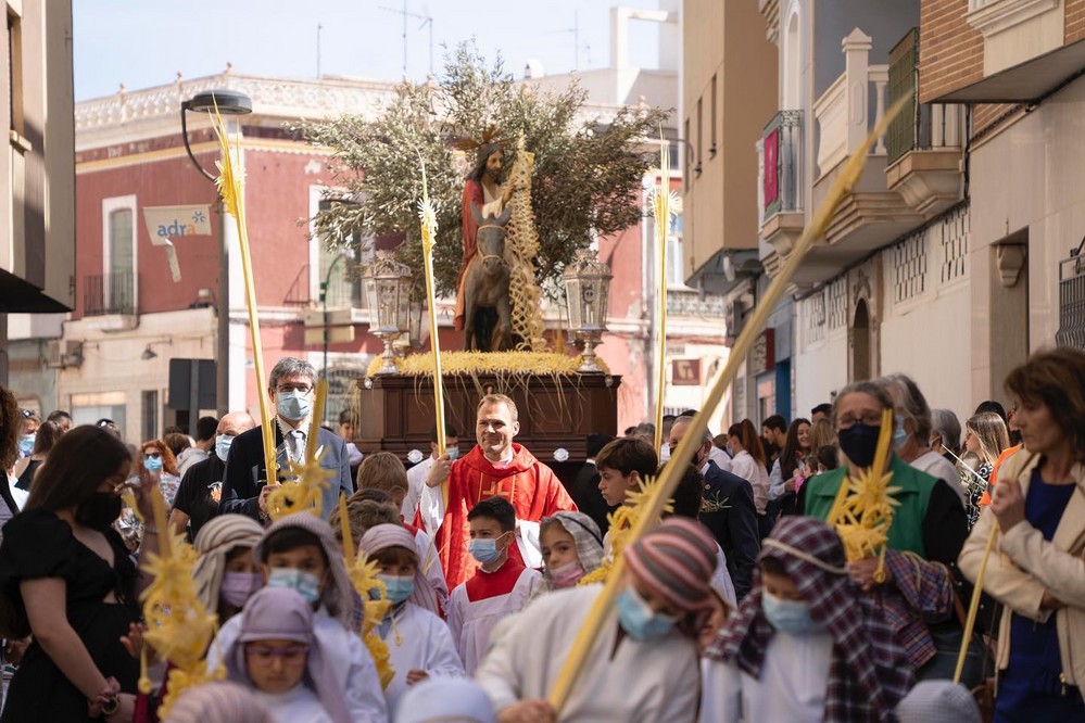 Los recorridos procesionales de la Semana Santa de Adra comienzan con 'La Borriquita'