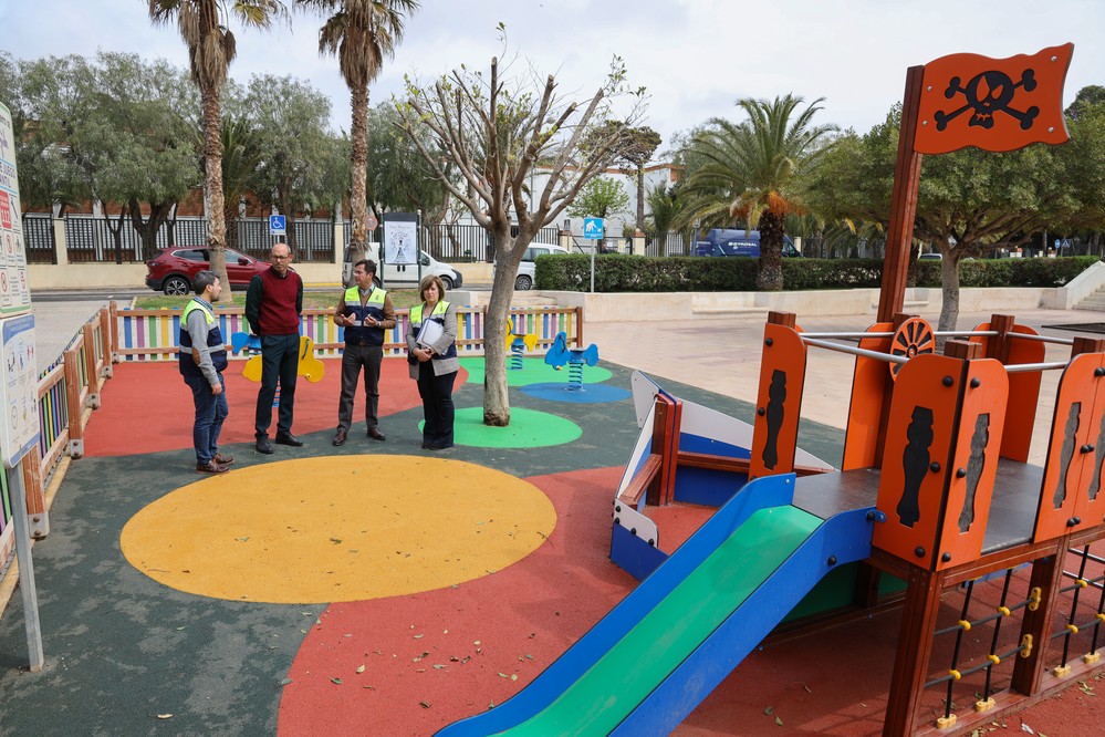 El Ayuntamiento concluye las obras de modernización de las plazas Menorca y Santa María del Águila destinadas al uso y disfrute de los vecinos