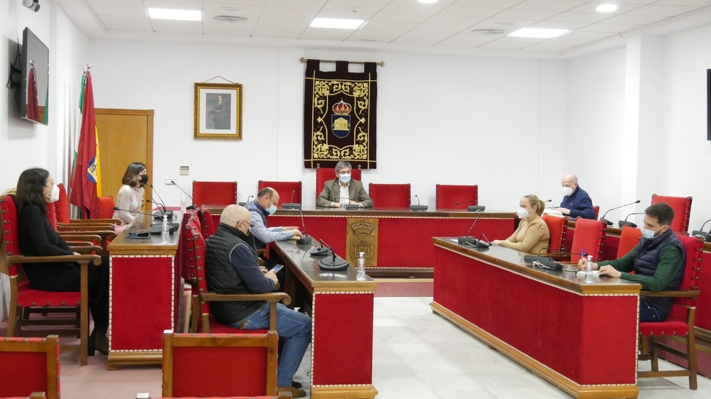 Ayuntamiento de Adra saca a licitación el suministro de 32 contenedores para la recogida de RSU y de papel y cartón