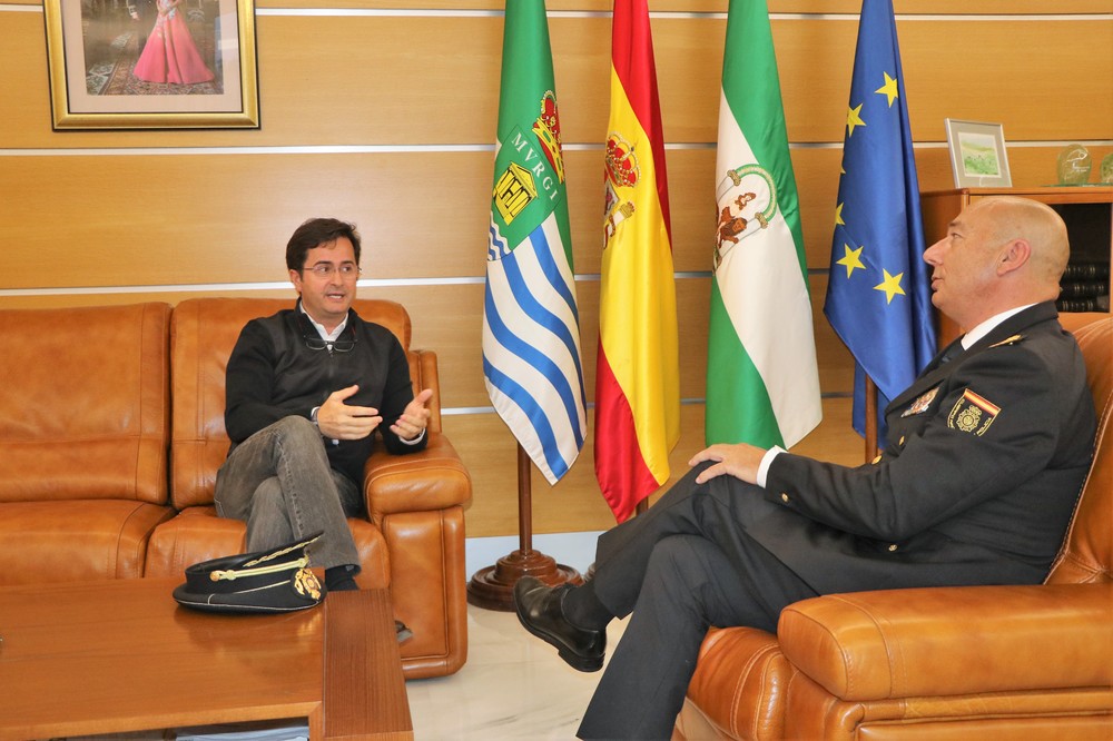 El alcalde ejidense transmite sus mejores deseos a Rafael Madrona en su nuevo cargo de consejero de interior de la Embajada de España en Cuba