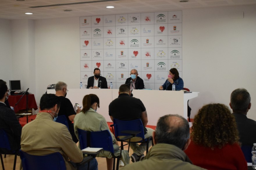 Vícar pone a disposición de Educación los terrenos para el CEIP de La Envía y aprueba la cesión para un tercer IES