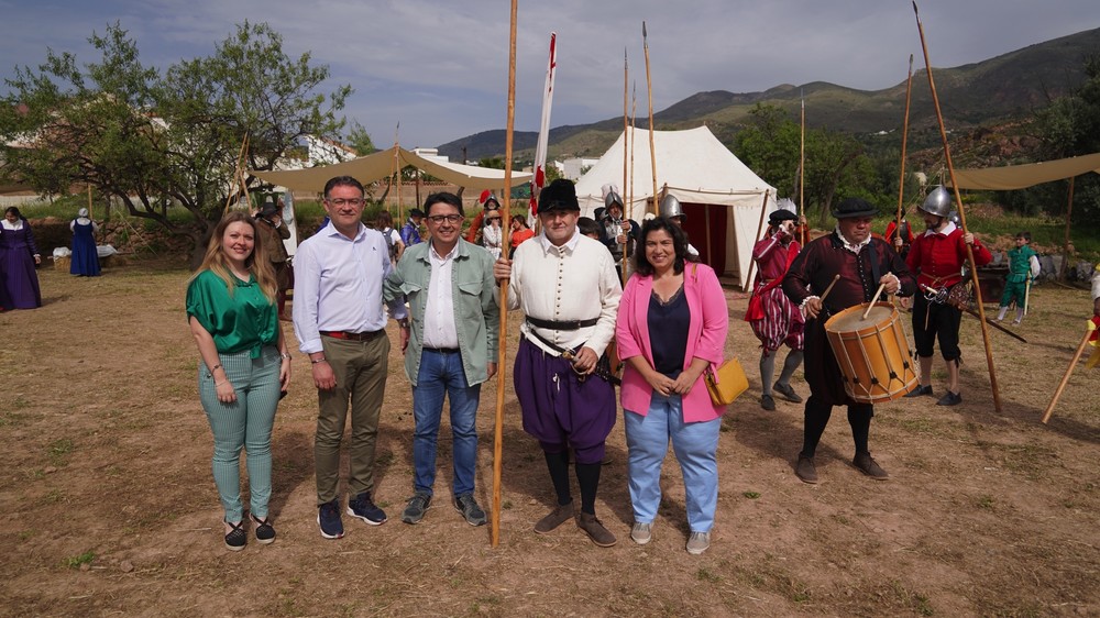 El alcalde de Berja visita la IX edición de la recreación histórica de la Paz de las Alpujarras