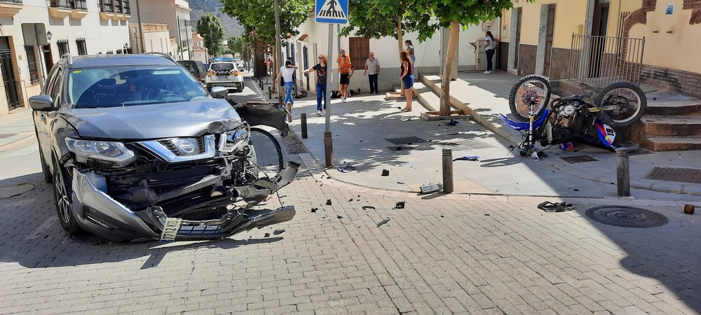 Un joven herido en un accidente en Dalías