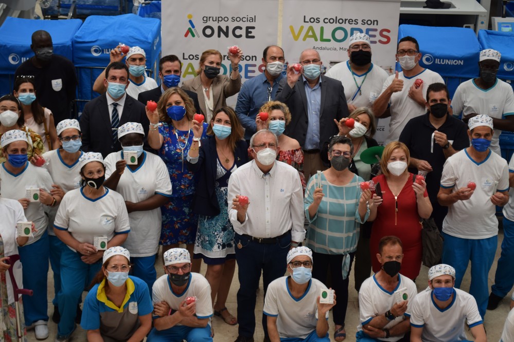 La ONCE ensalza la labor de inclusión de una lavandería de Vícar