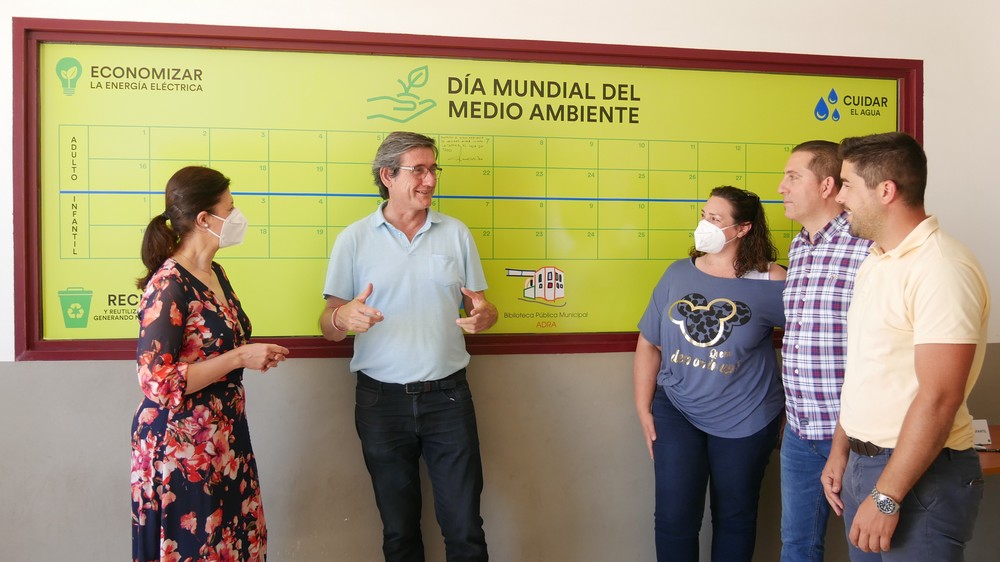 La Biblioteca Municipal de Adra busca la frase más original que refleje el compromiso con el medioambiente