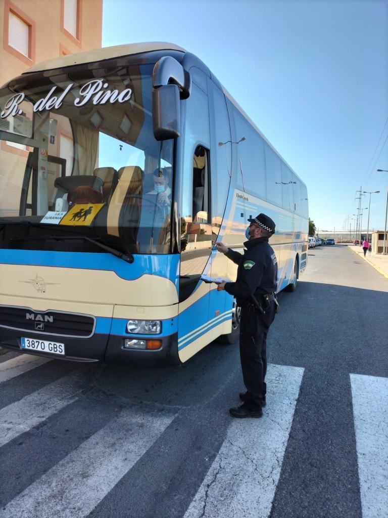 La Policía Local de Vícar se une a la última campaña de la DGT