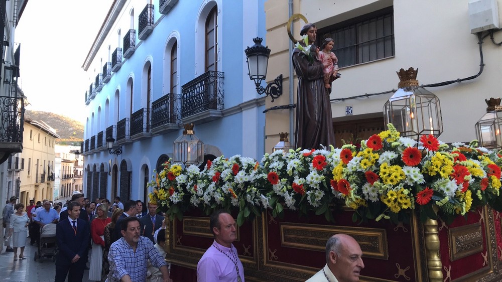 Berja celebra este sábado la festividad de San Antonio con una verbena