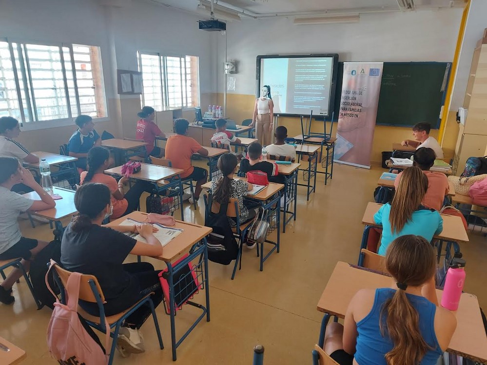 Vícar apuesta por un uso responsable de las TIC entre sus adolescentes