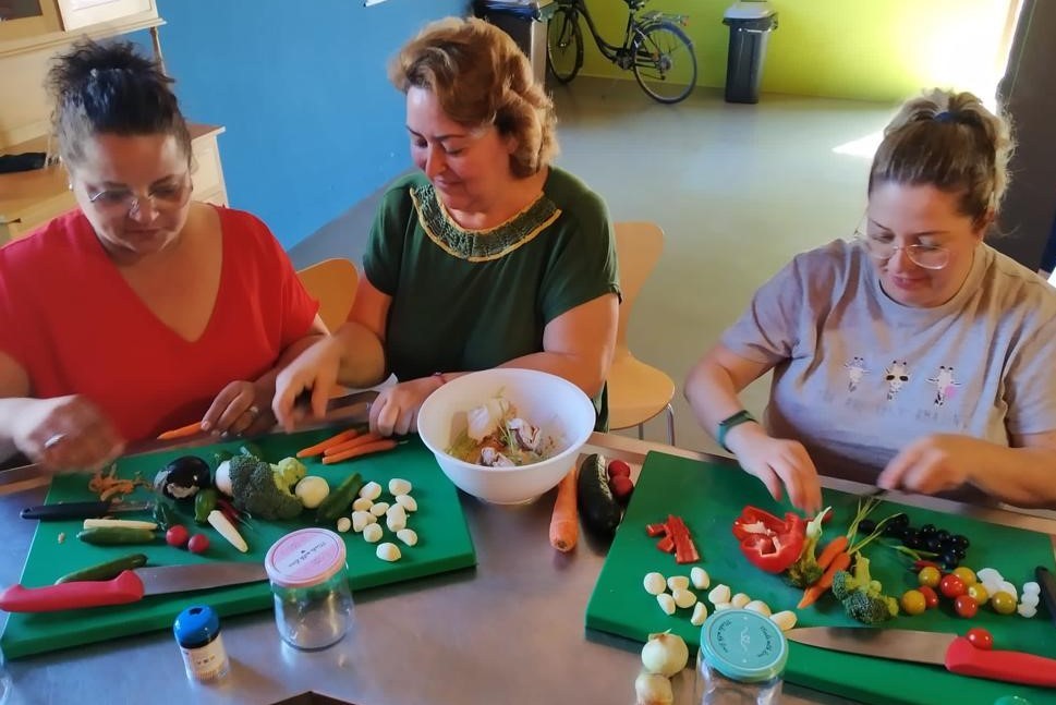 Celebrado en Adra ‘Encurtidos de verduras’, primer taller del proyecto ‘Un mar de conservas’