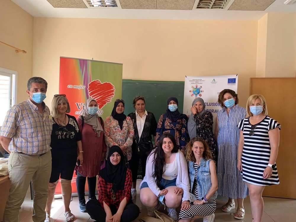 Las mujeres del taller 'Espacio Nosotras' de Engloba conocen el trabajo del CMIM