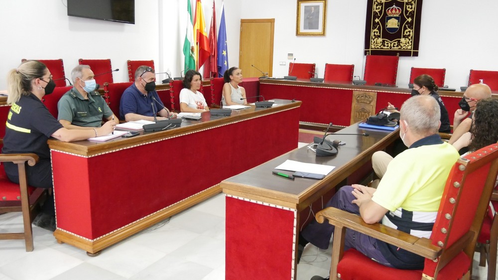 El Ayuntamiento de Adra prepara un dispositivo especial de seguridad y limpieza para la noche de San Juan