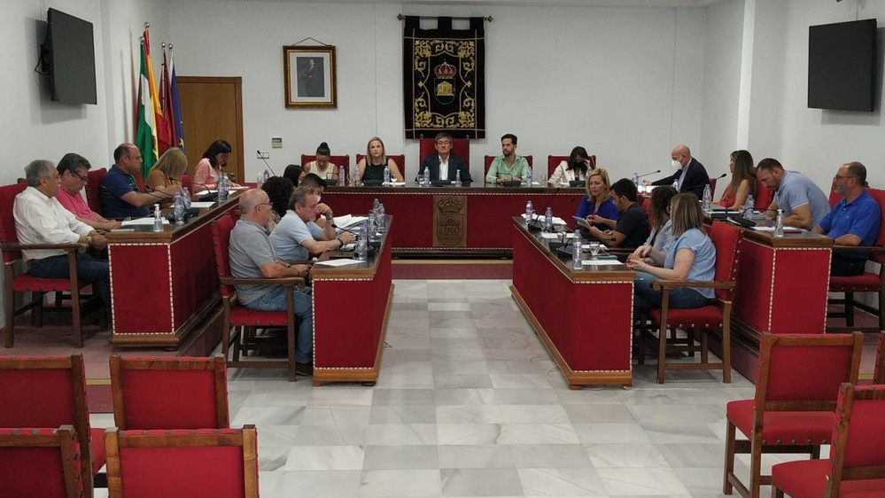 Adra regula el estacionamiento y pernocta de autocaravanas en vías urbanas