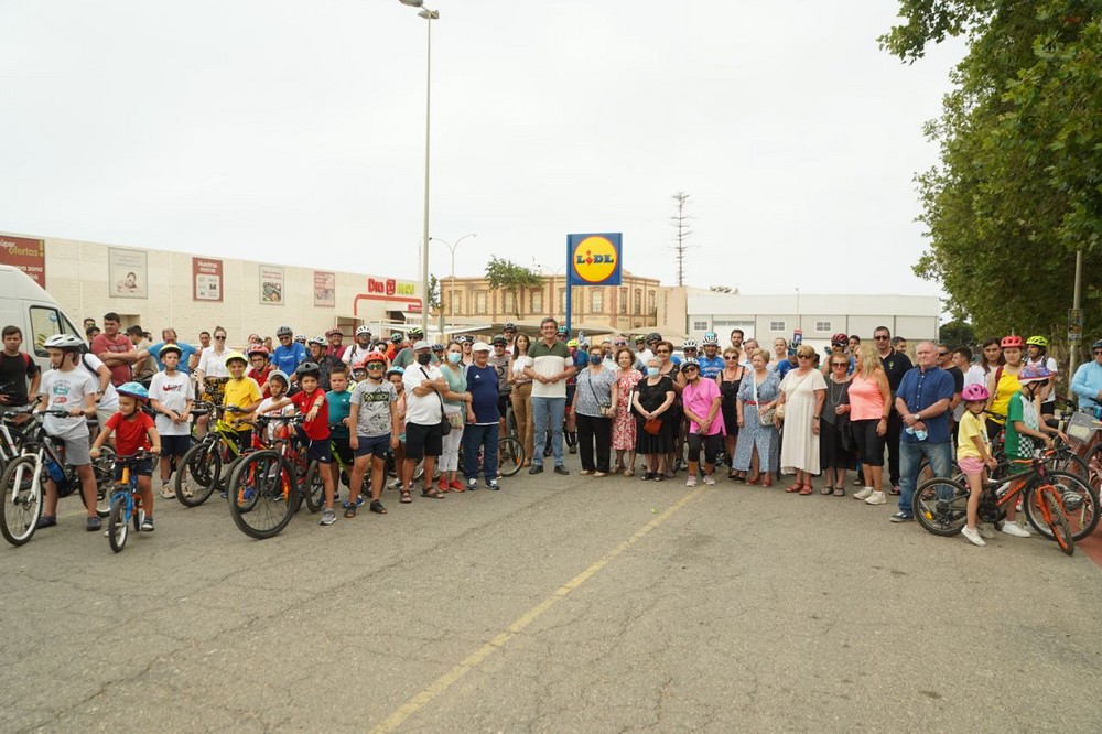 Adra inaugura su nuevo carril bici que une el núcleo urbano con las barriadas