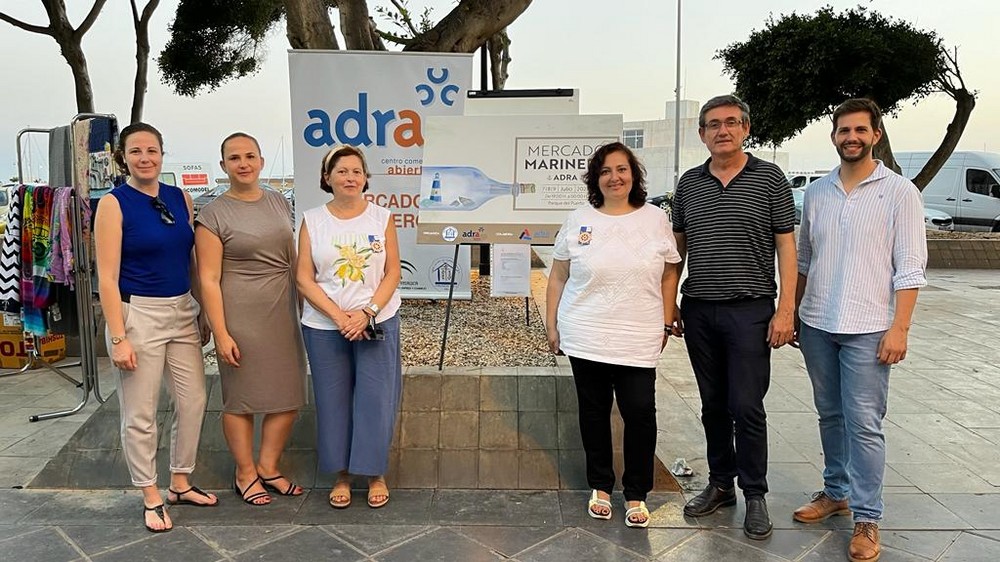 Adra celebra una nueva edición del Mercado Marinero en el Parque del Puerto con más de una docena de puestos