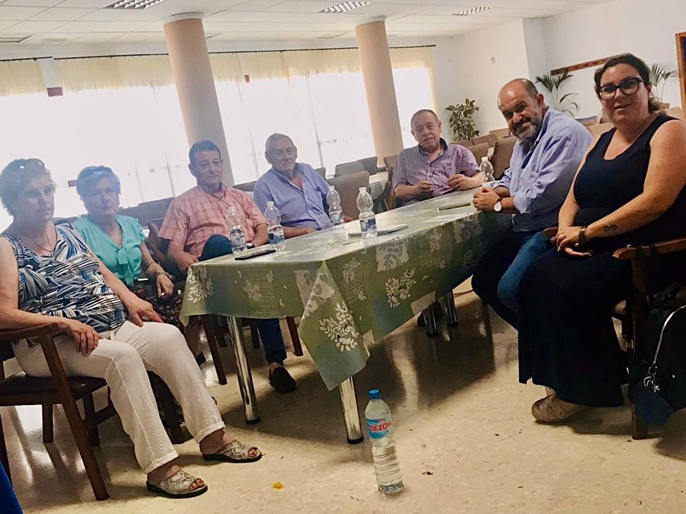 La Asociación de Mayores Santa María de Ambrox se reúne con el alcalde daliense