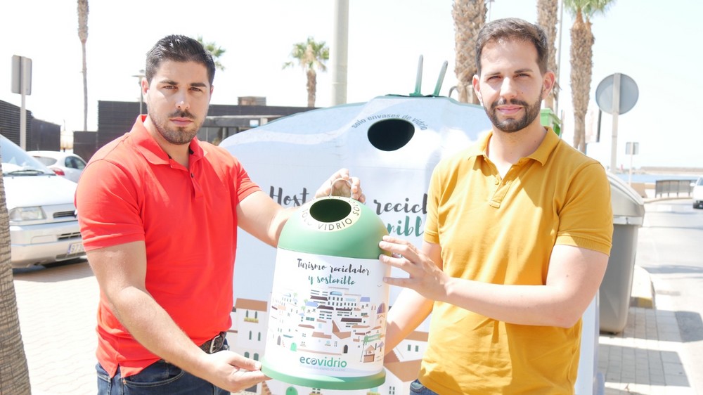 Adra competirá este verano con hasta 42 municipios de Andalucía por conseguir la Bandera Verde de la sostenibilidad hostelera de Ecovidrio