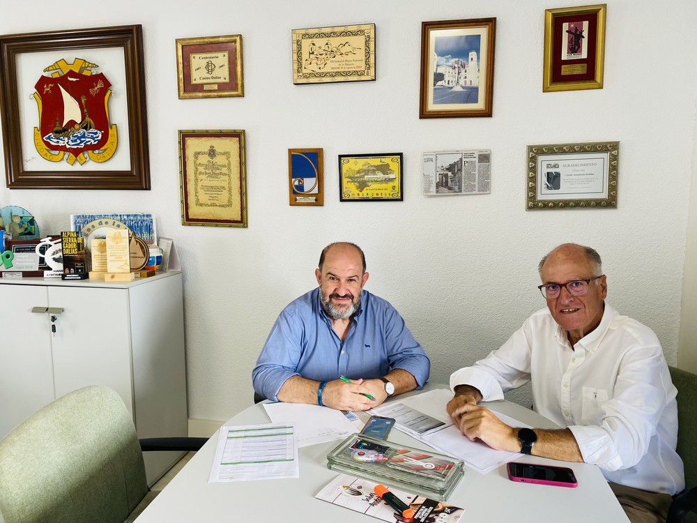 El diputado de Asistencia a Municipios visita Dalías para atender las necesidades de la localidad