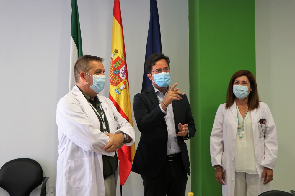 El Hospital Universitario Poniente y el Ayuntamiento de El Ejido analizan la evolución de las obras de ampliación del centro