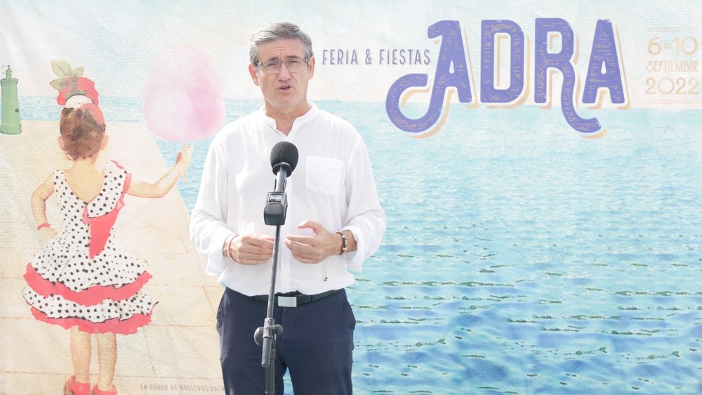 Manuel Cortés presenta “una programación a la altura” para disfrutar del regreso de la Feria y Fiestas de Adra 2022