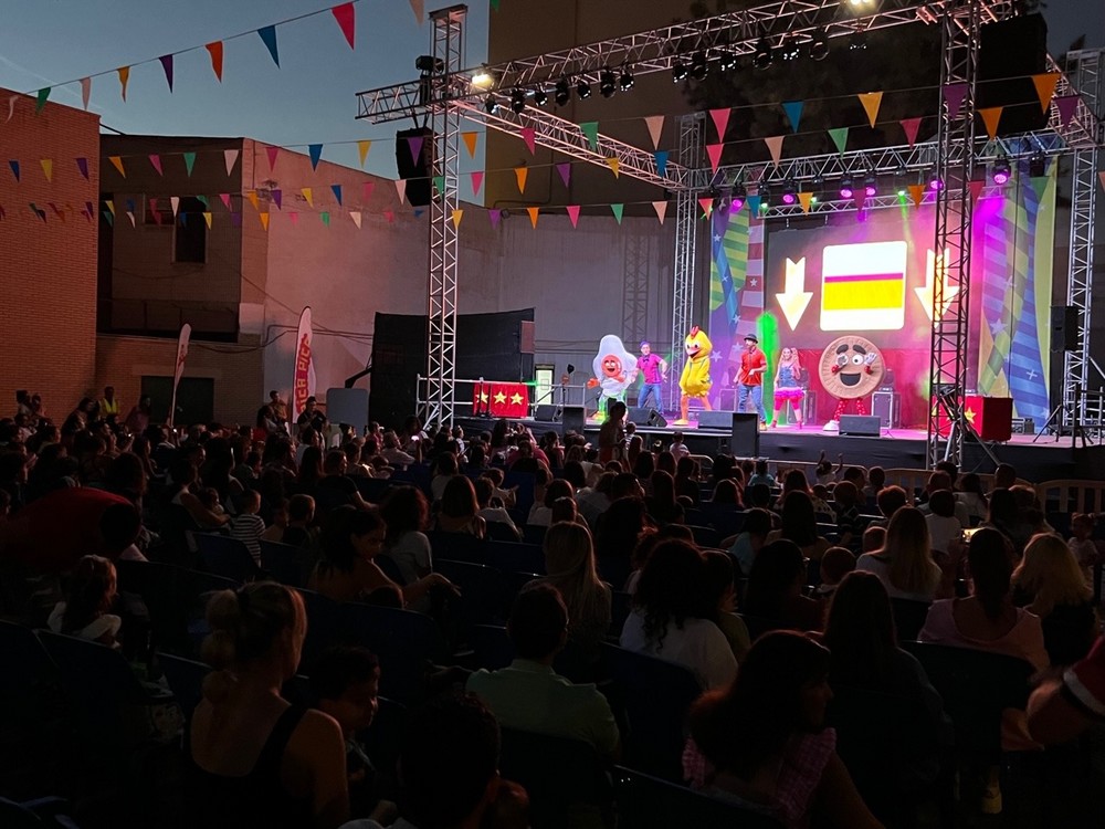 Casi 6000 personas disfrutan del ciclo de espectáculos organizados en torno a la Feria y Fiestas de Adra 2022