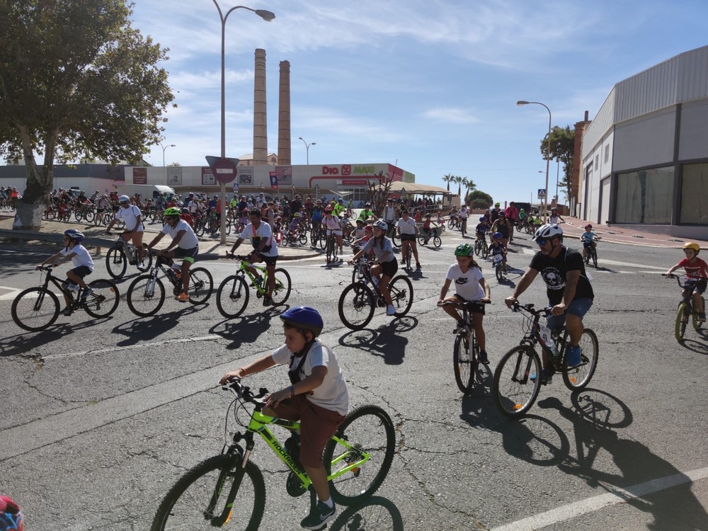 La ciudad de Adra celebra el tradicional Día de la Bicicleta de sus fiestas patronales con más de 350 participantes