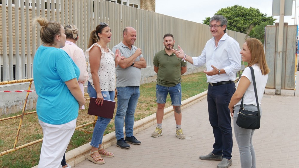 Reforzada la seguridad del vallado del CEIP Mare Nostrum tras las obras del muro que linda al Bulevar de Poniente