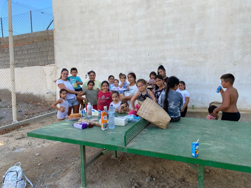Los niños y niñas de La Lomilla retoman las clases de refuerzo escolar
