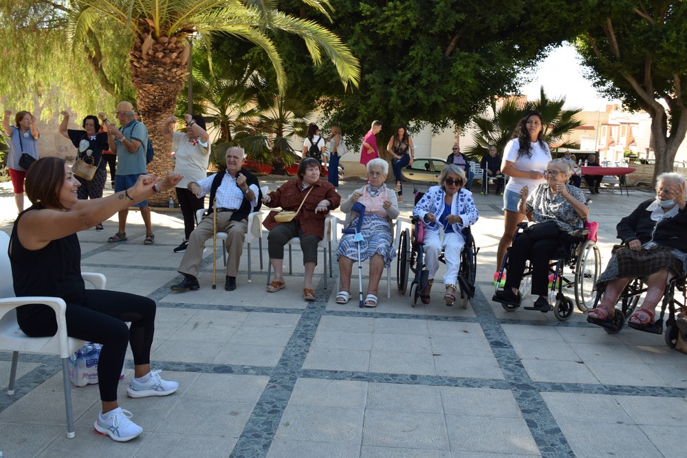 Vícar reconoce a los mayores con una fiesta de convivencia en su Día Internacional