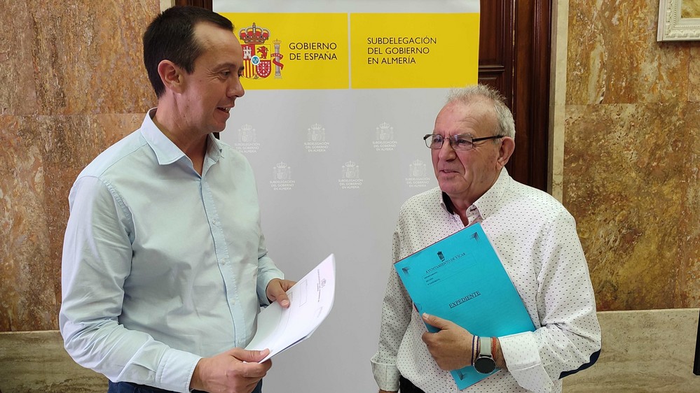 El subdelegado del Gobierno aborda con el alcalde de Vícar los planes de Agenda Urbana financiados por el MITMA